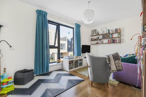 18 Allbutt Way, Trumpington, Cambridge, CB2 9DU