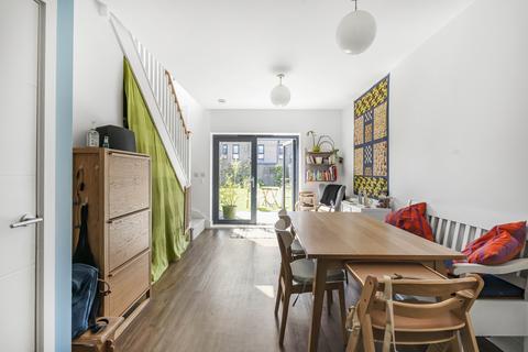 18 Allbutt Way, Trumpington, Cambridge, CB2 9DU