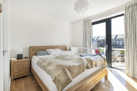 18 Allbutt Way, Trumpington, Cambridge, CB2 9DU