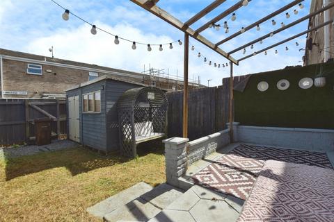 100 Frampton Close, Bransholme, Hull, HU7 6AJ
