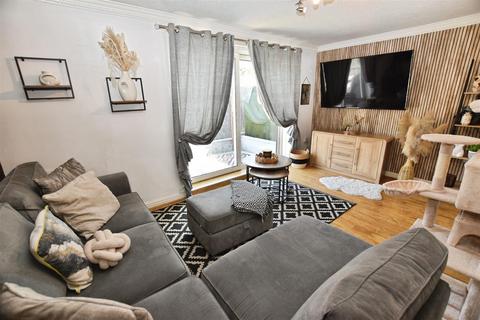 100 Frampton Close, Bransholme, Hull, HU7 6AJ
