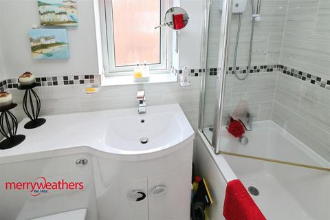 19 Ashwell Grove, Rotherham, S65 1NF