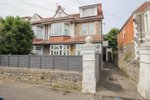 undefined, Charlton Road*Fully Refurbished*Garden & Parking*