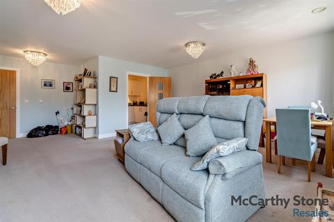 2 bedroom apartment for sale, Roslyn Court, Lisle Lane, Ely, Cambridgeshire, CB7 4FA