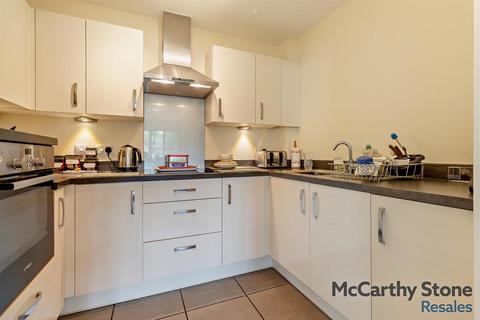 2 bedroom apartment for sale, Roslyn Court, Lisle Lane, Ely, Cambridgeshire, CB7 4FA