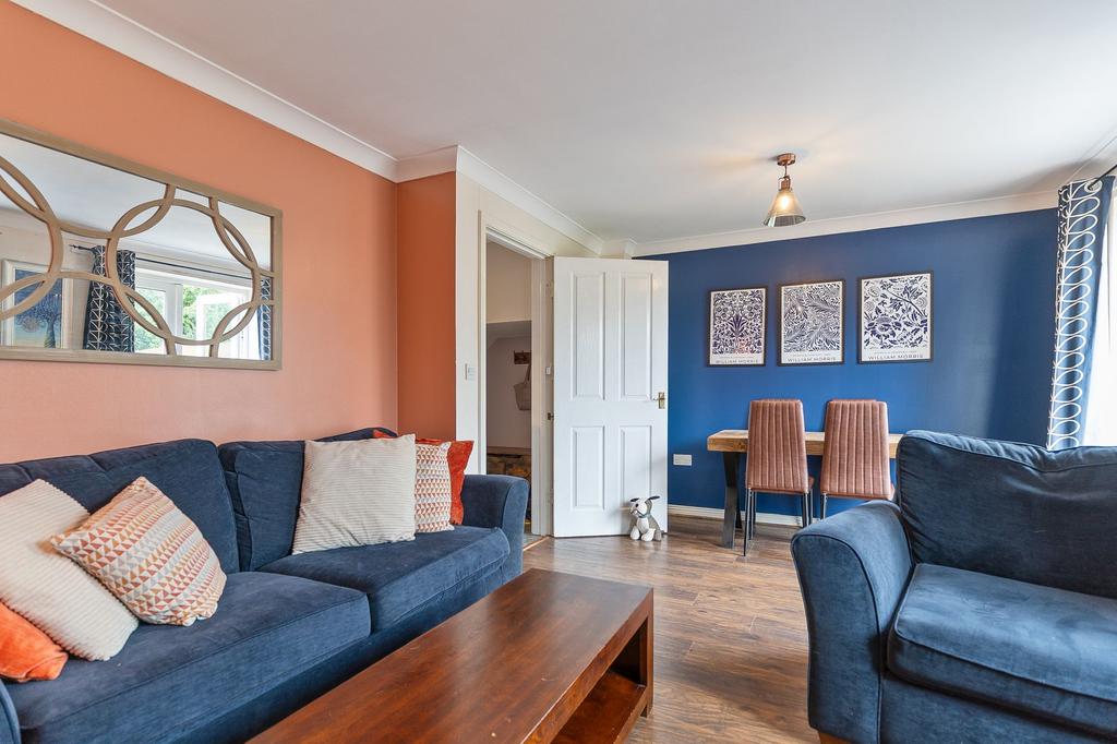Lounge/Dining Room