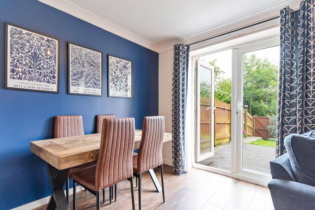 Lounge/Dining Room