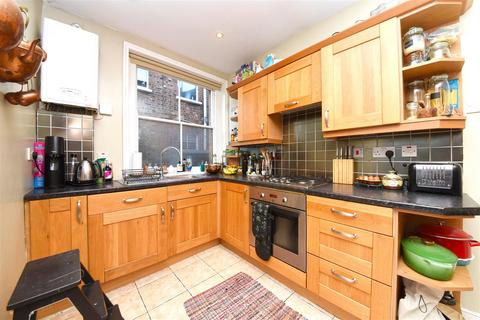 2 bedroom maisonette to rent, Kitchener Road, East Finchley, N2