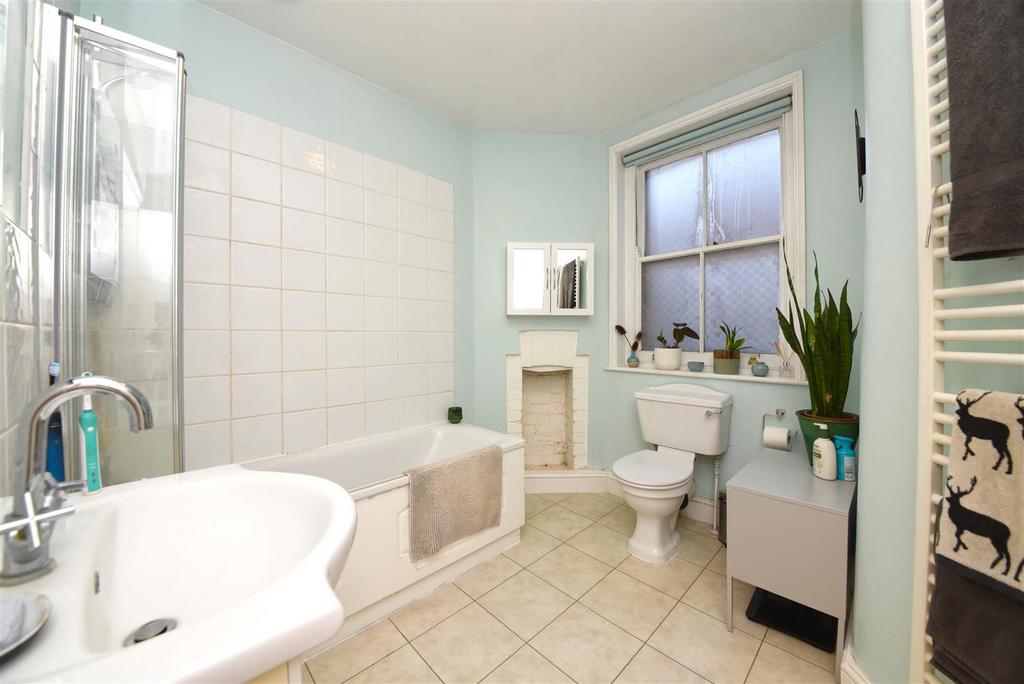 10 Kitchener Road Pic 6.jpg