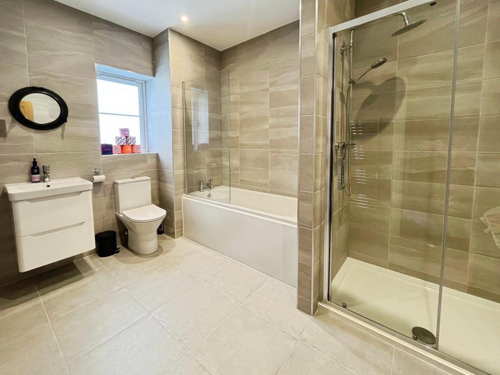 9d7d4bb9-Bathroom 20 281 29.jpeg
