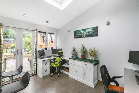 2 bedroom terraced house for sale, Downs Road, Sutton