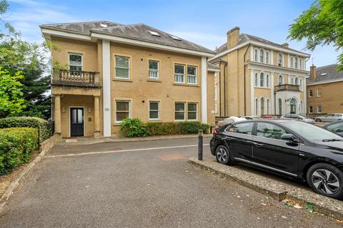 2 bedroom flat for sale, Ross Road, London