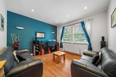 2 bedroom flat for sale, Ross Road, London