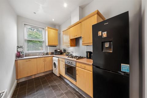 2 bedroom flat for sale, Ross Road, London