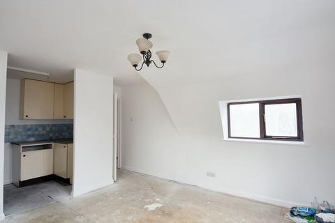1 bedroom flat for sale, Flat 9, Albany Court, Dallow Road, Luton LU1 1NP