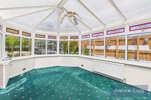 4 bedroom semi-detached house for sale, Charlton Road, Fulwell