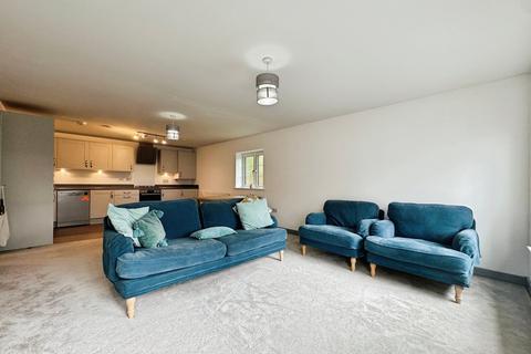 2 bedroom flat to rent, Toddbrook Close, West Didsbury, Manchester, M20