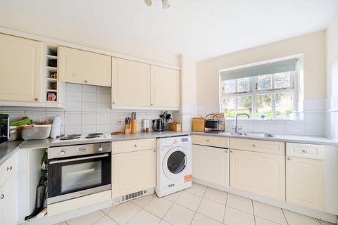 2 bedroom flat for sale, Macmillan Way, Tooting, London, SW17