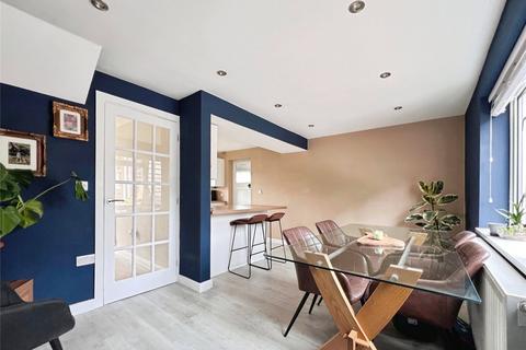 72 Caegwyn, Llanidloes, SY18 6DS