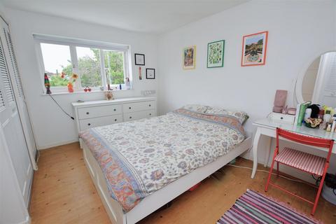 3 Heathfield Drive, Mitcham, CR4 3RD