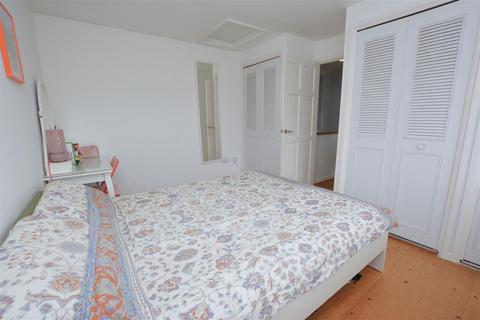 3 Heathfield Drive, Mitcham, CR4 3RD