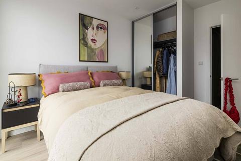 3 bedroom flat to rent, Marble House, Hayes and Harlington, Hayes, UB3