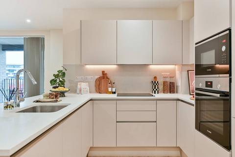 3 bedroom flat to rent, Marble House, Hayes and Harlington, Hayes, UB3