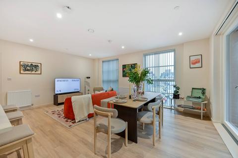 3 bedroom flat to rent, Marble House, Hayes and Harlington, Hayes, UB3
