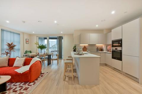 3 bedroom flat to rent, Marble House, Hayes and Harlington, Hayes, UB3