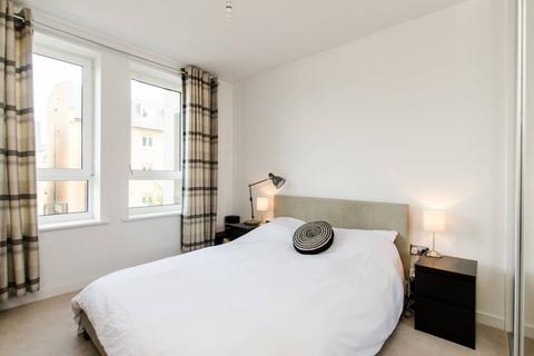 2 bedroom flat to rent, Old Devonshire Road, Balham, London, SW12