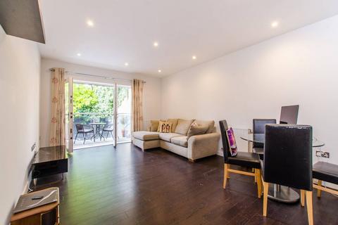 2 bedroom flat to rent, Old Devonshire Road, Balham, London, SW12