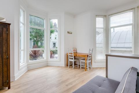 2 bedroom apartment for sale, Earls Court Gardens, Earls Court, London, SW5