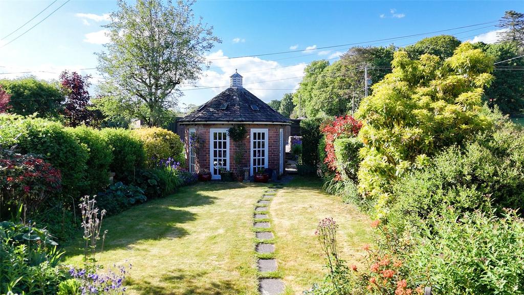 Garden - Outbuilding