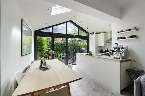 7 Salisbury Road, Richmond, TW9 2JB