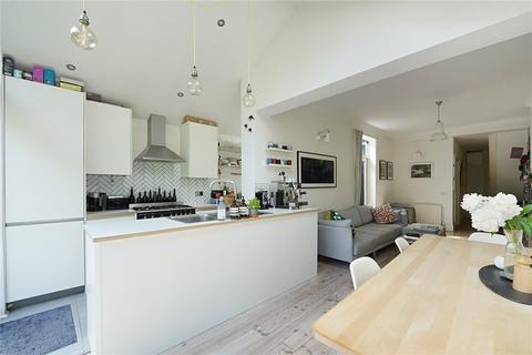 7 Salisbury Road, Richmond, TW9 2JB