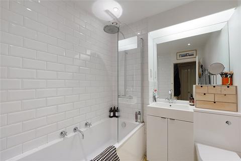 7 Salisbury Road, Richmond, TW9 2JB