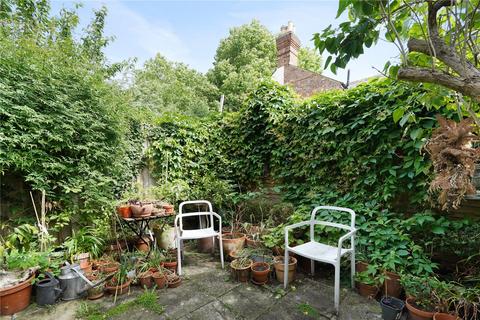 7 Salisbury Road, Richmond, TW9 2JB