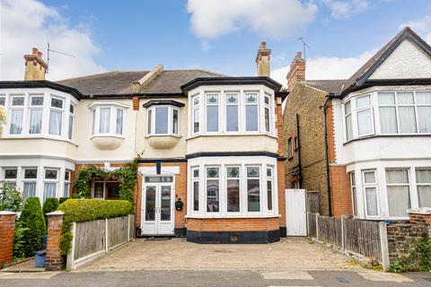 24 Albion Road, Westcliff-on-sea, SS0 7DR