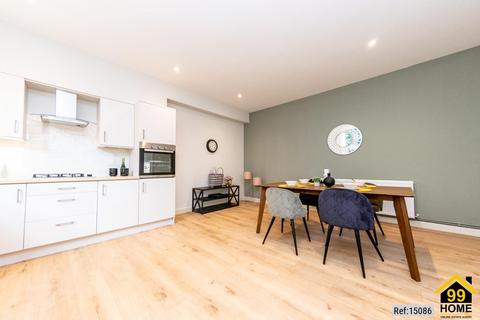 4 bedroom terraced house for sale, Valley Road, Cleckheaton, West Yorkshire, BD19