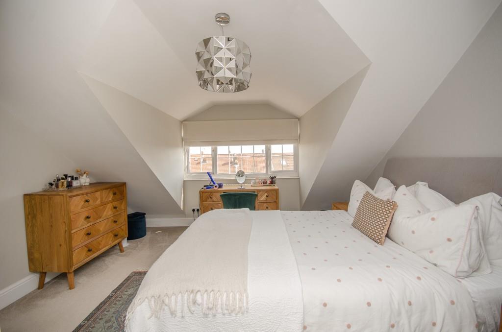 Bedroom 1 pic 2.jpg