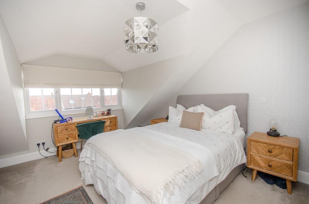 Bedroom 1.jpg