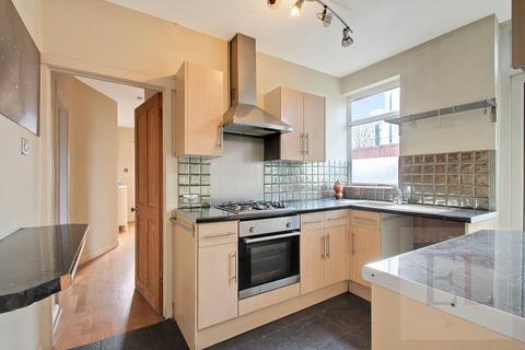 2 bedroom maisonette to rent, Greenford Road, Greenford UB6