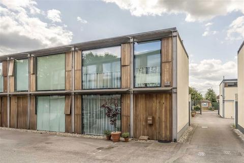 3 bedroom maisonette for sale, Mulberry Place, London SE9