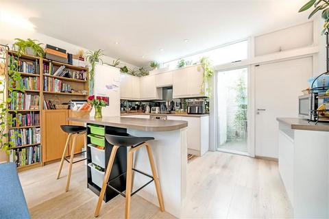 3 bedroom maisonette for sale, Mulberry Place, London SE9