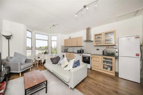 4 bedroom flat to rent, Musgrove Road, London SE14