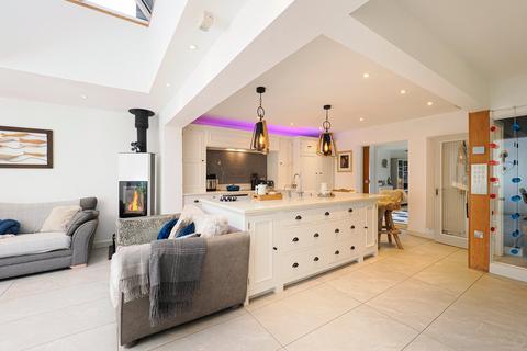 4 bedroom detached house for sale, Rhodes Minnis, Canterbury, CT4