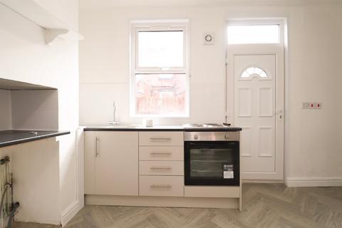 3 bedroom terraced house to rent, Victoria Grove, Leeds, West Yorkshire, LS9