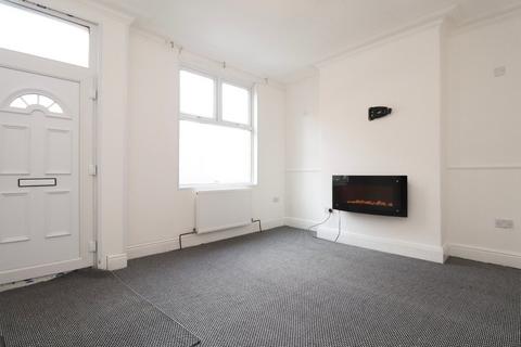 3 bedroom terraced house to rent, Victoria Grove, Leeds, West Yorkshire, LS9