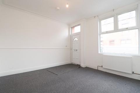 3 bedroom terraced house to rent, Victoria Grove, Leeds, West Yorkshire, LS9