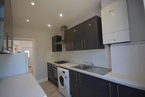 4 bedroom semi-detached house for sale, Kingshill Avenue, Harrow, HA3 8LB